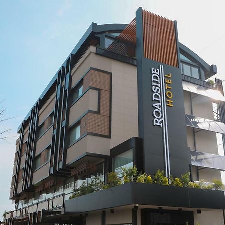 Roadside Hotel Lipjan エクステリア 写真