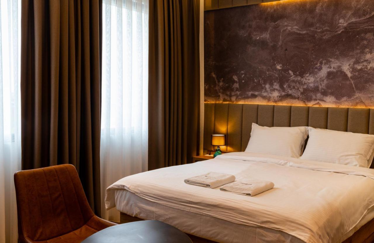 Roadside Hotel Lipjan エクステリア 写真