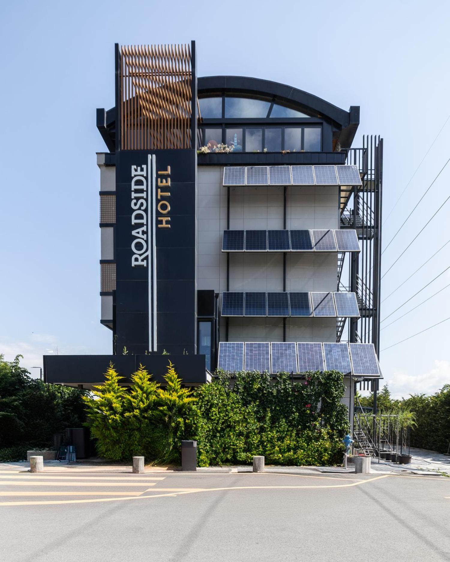 Roadside Hotel Lipjan エクステリア 写真