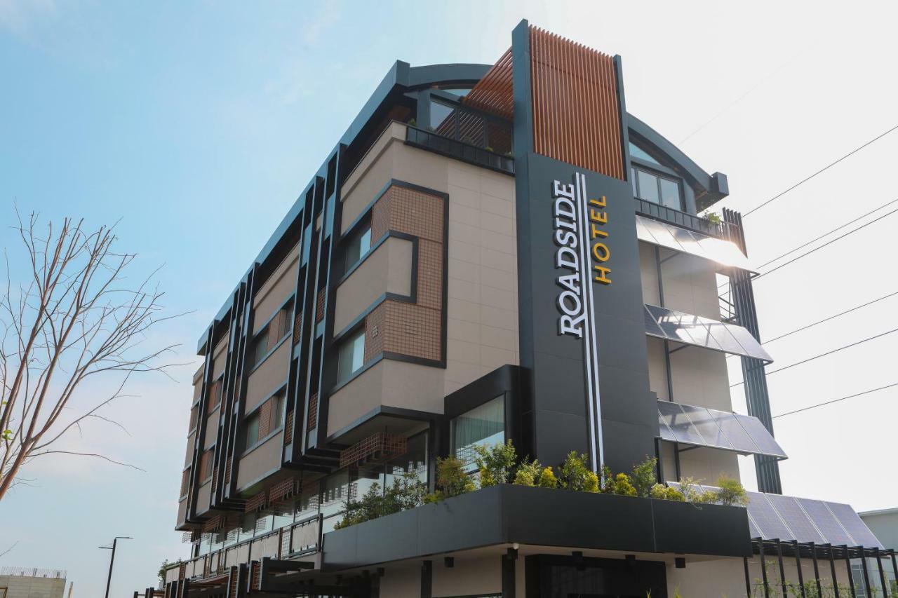 Roadside Hotel Lipjan エクステリア 写真